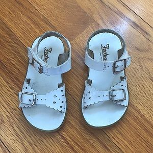 Toddler White Sandals by Footmates